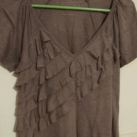 BOGO🎀BUNDLE OF 2- Ruffle Blouses- Sz Large - Picture 3 of 4